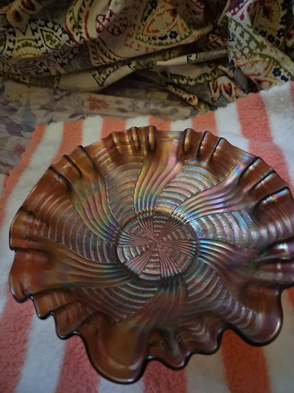 Vintage Fenton Amethyst Carnival Glass Ribbon tie Bow With An Iridescence Rainbo